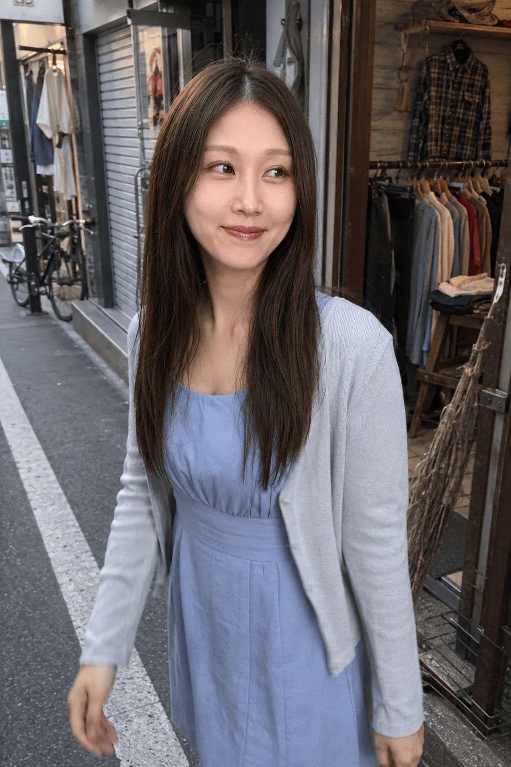 Portrait of Ito, image 2